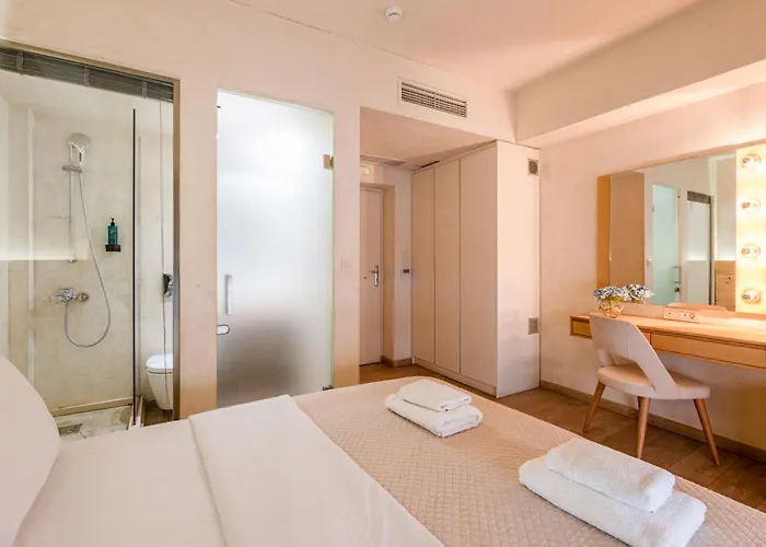 Panellinion Luxury 卡拉马塔