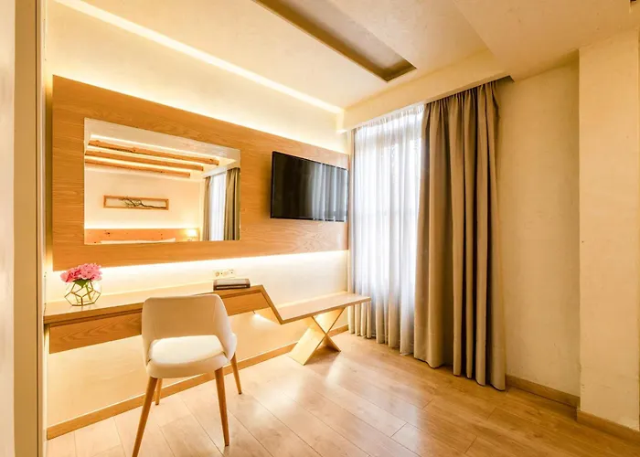 Panellinion Luxury