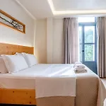 Panellinion Luxury Oda ve Kahvaltı