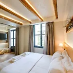 Panellinion Luxury Oda ve Kahvaltı Kalamata