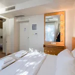 فندق مبيت وإفطار Panellinion Luxury 3*