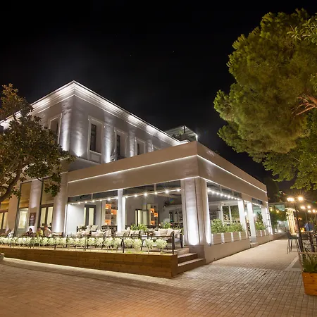 Panellinion Luxury B&B 칼라마타