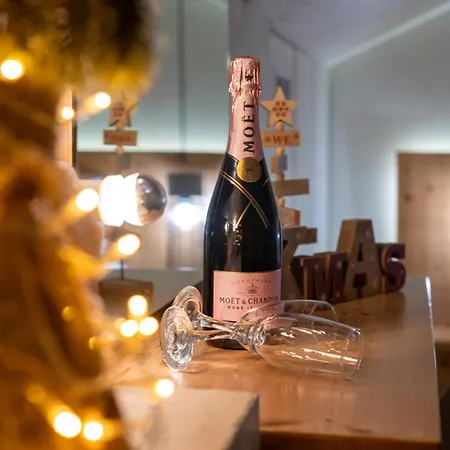 Panellinion Luxury Nocleg ze śniadaniem