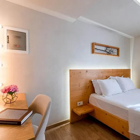 Panellinion Luxury B&B 3*