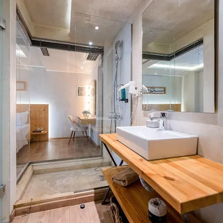 Panellinion Luxury B&B 3*