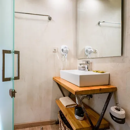 فندق مبيت وإفطار Panellinion Luxury 3*