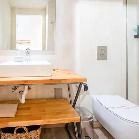 Panellinion Luxury B&B 3*