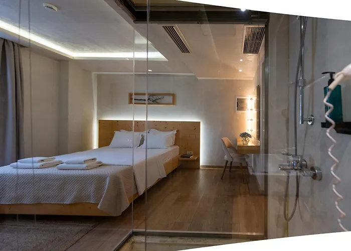 Panellinion Luxury לינה וארוחת בוקר 3*