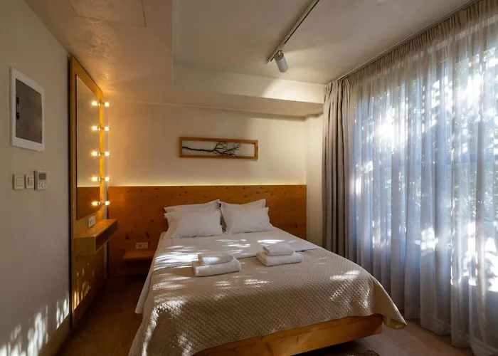 Panellinion Luxury 3* קלמאטה