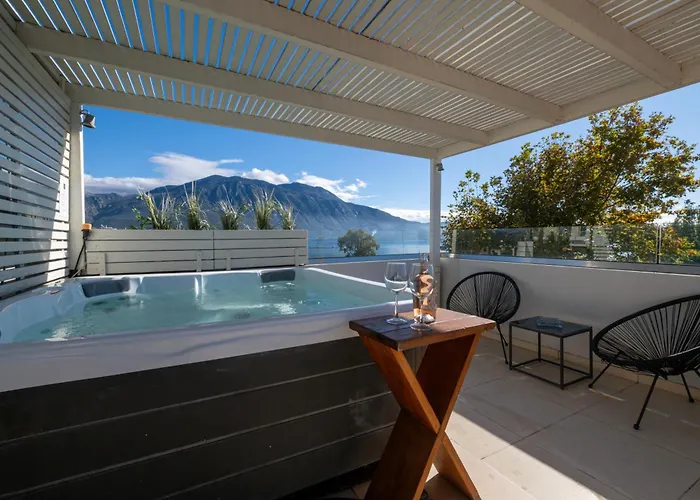 Panellinion Luxury Bed and Breakfast 3*