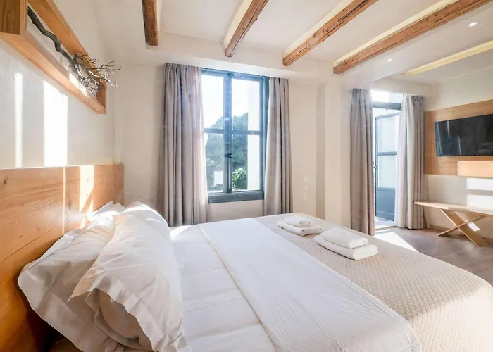Panellinion Luxury