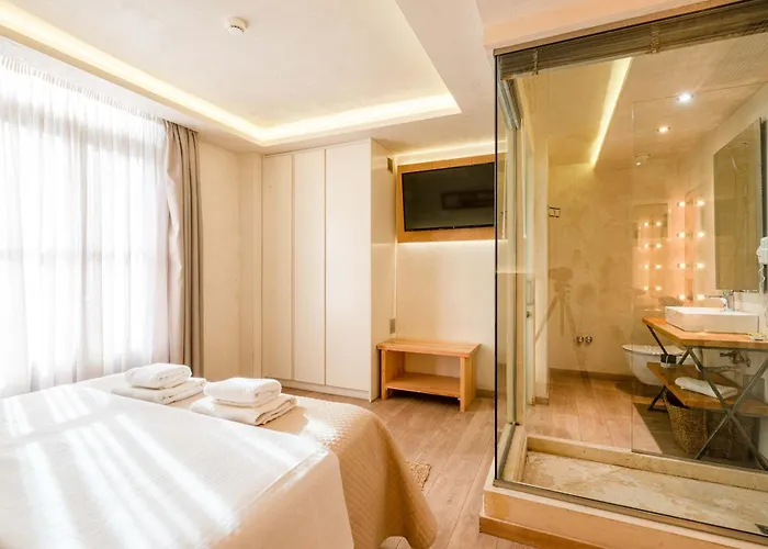 Panellinion Luxury 3* 칼라마타
