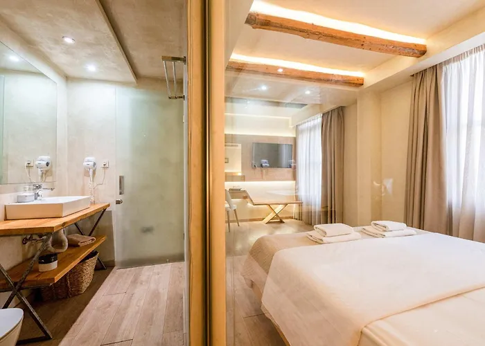 B&B Panellinion Luxury 3*