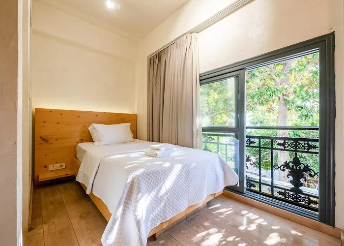 Panellinion Luxury B&B 칼라마타